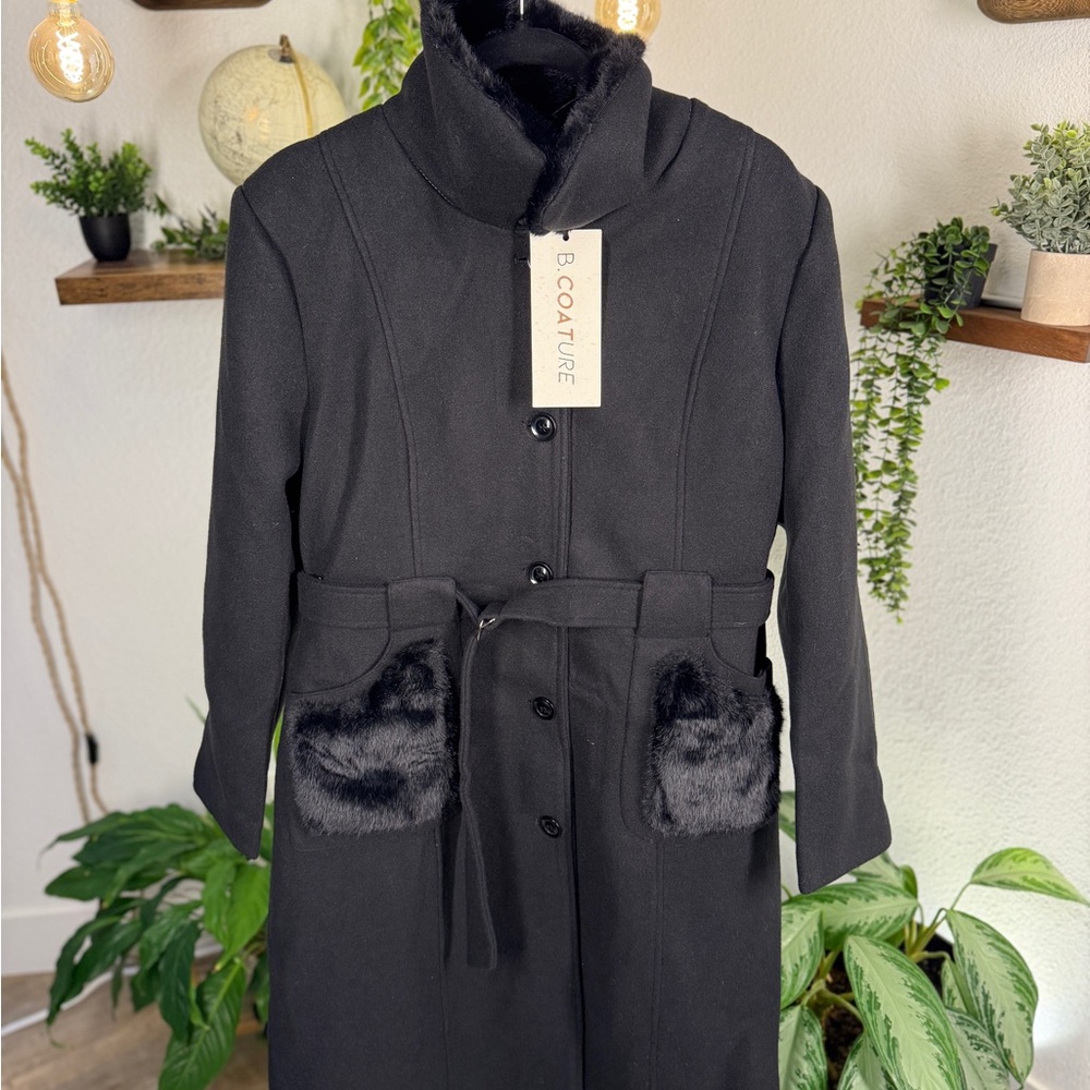 Elegant Black Coat with Faux Fur Accents